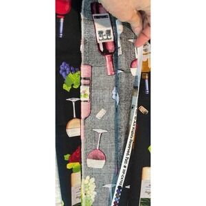 1.25 Yards‎ Wine Bottle & Wine Glass Fabric – Smoke-Free Home